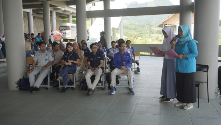Bakti BUMN di kampung Ilmu