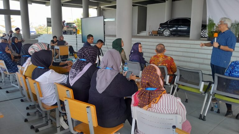 Kampung Ilmu dan KOMINFO Gelar Pelatihan Dasar Kewirausahaan Digital: Langkah Menuju ‘Naik Kelas’