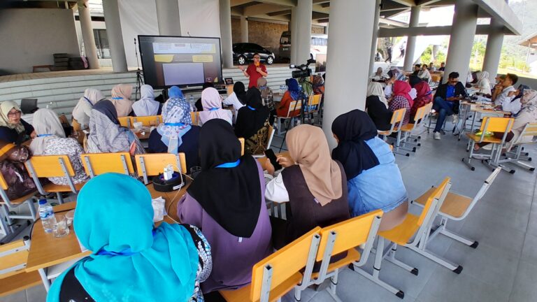 Kampung Ilmu Menggelar Pelatihan Kewirausahaan Digital Dasar