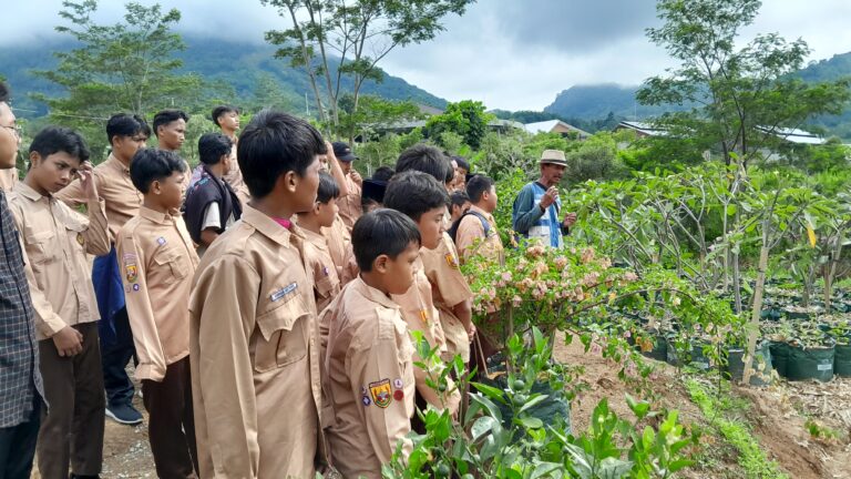Kunjungan Penuh Kesan: Siswa dan Pengajar Pondok Pesantren IKADI Belajar Bersama di Kampung Ilmu