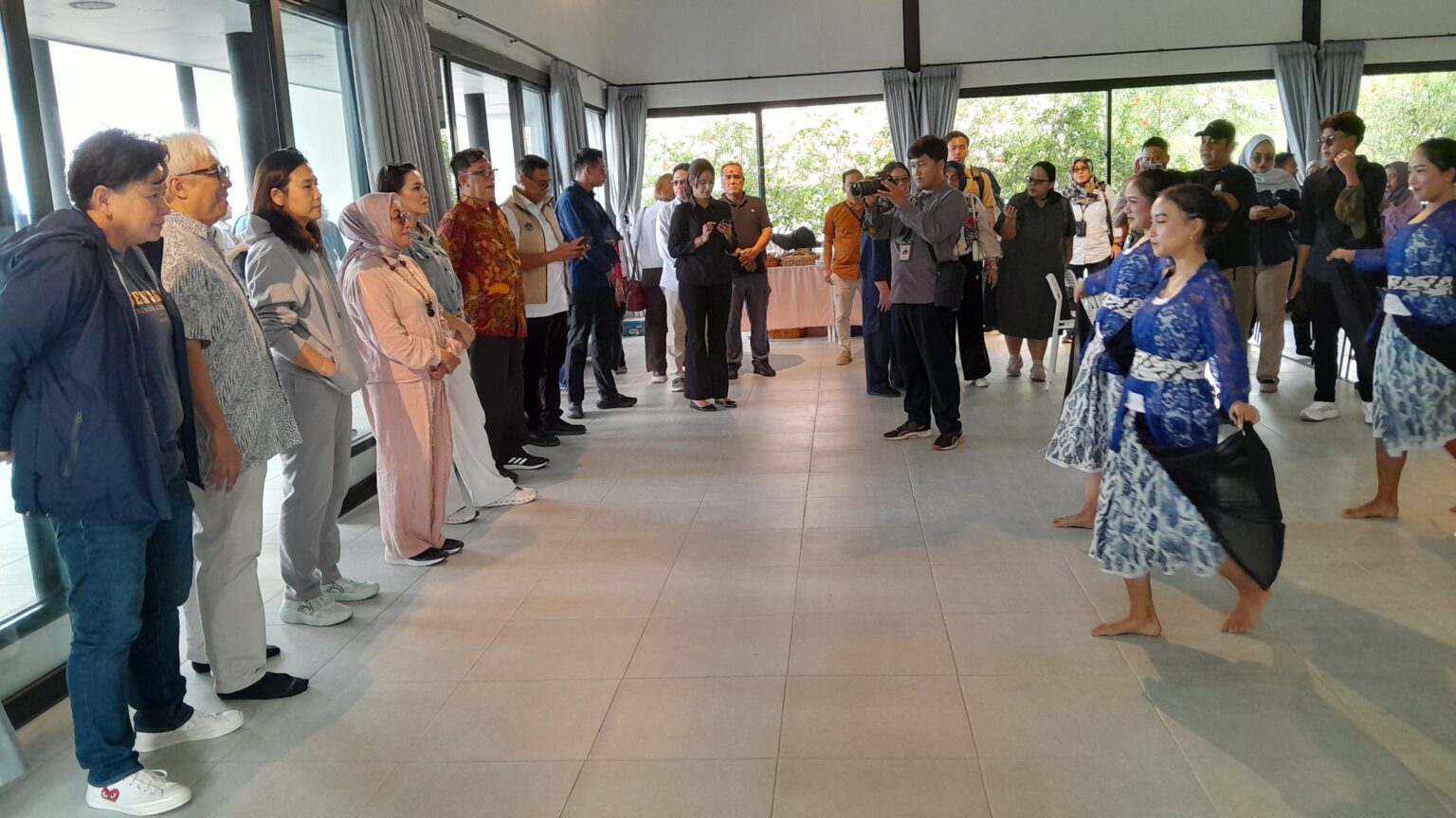 tari selamat datang.jpg