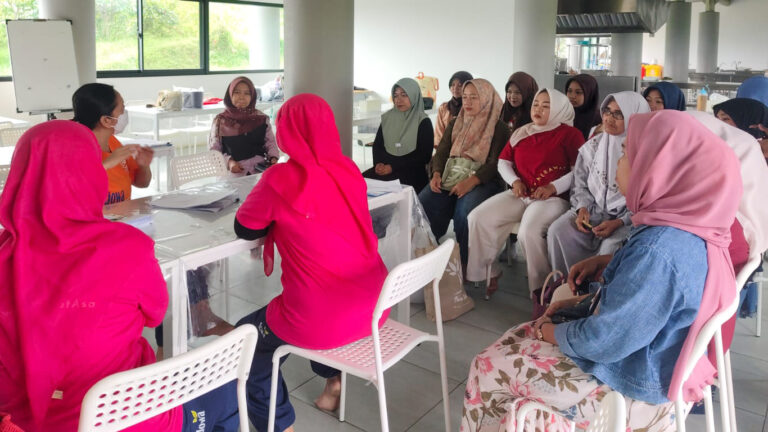 Dari Benang dan Kebersamaan, Harapan Itu Dirajut